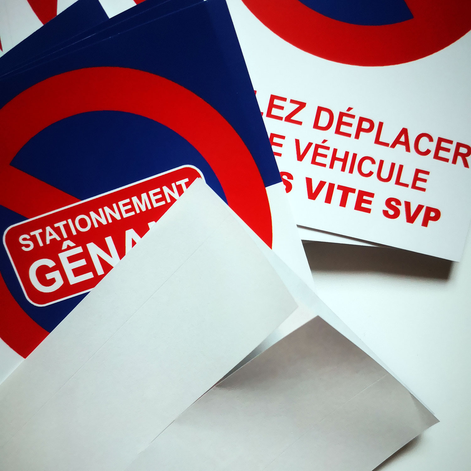 stickers de stationnement gênant difficiles à enlever