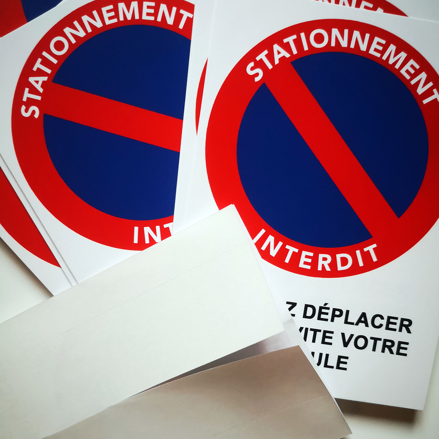 stickers de stationnement interdit difficiles à enlever